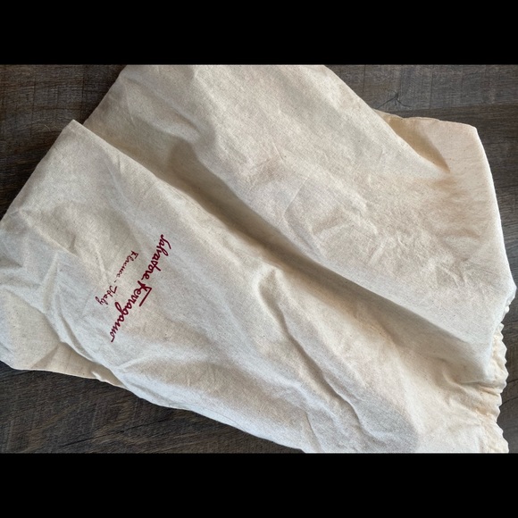 Salvatore Ferragamo pump - Picture 7 of 7